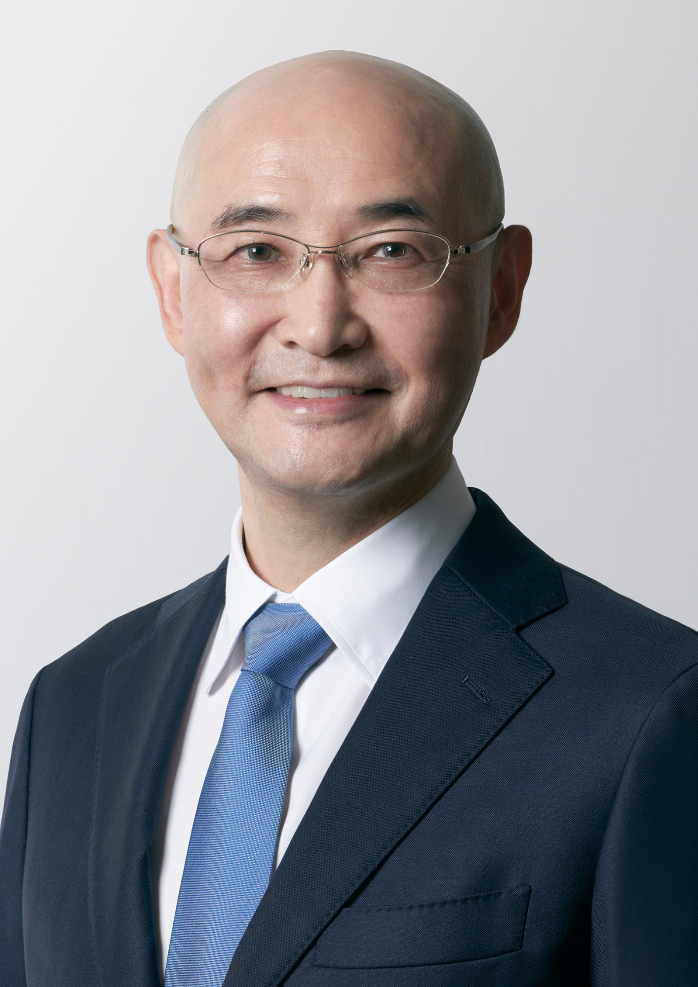 佐藤雄三取締役_写真-1-1.png